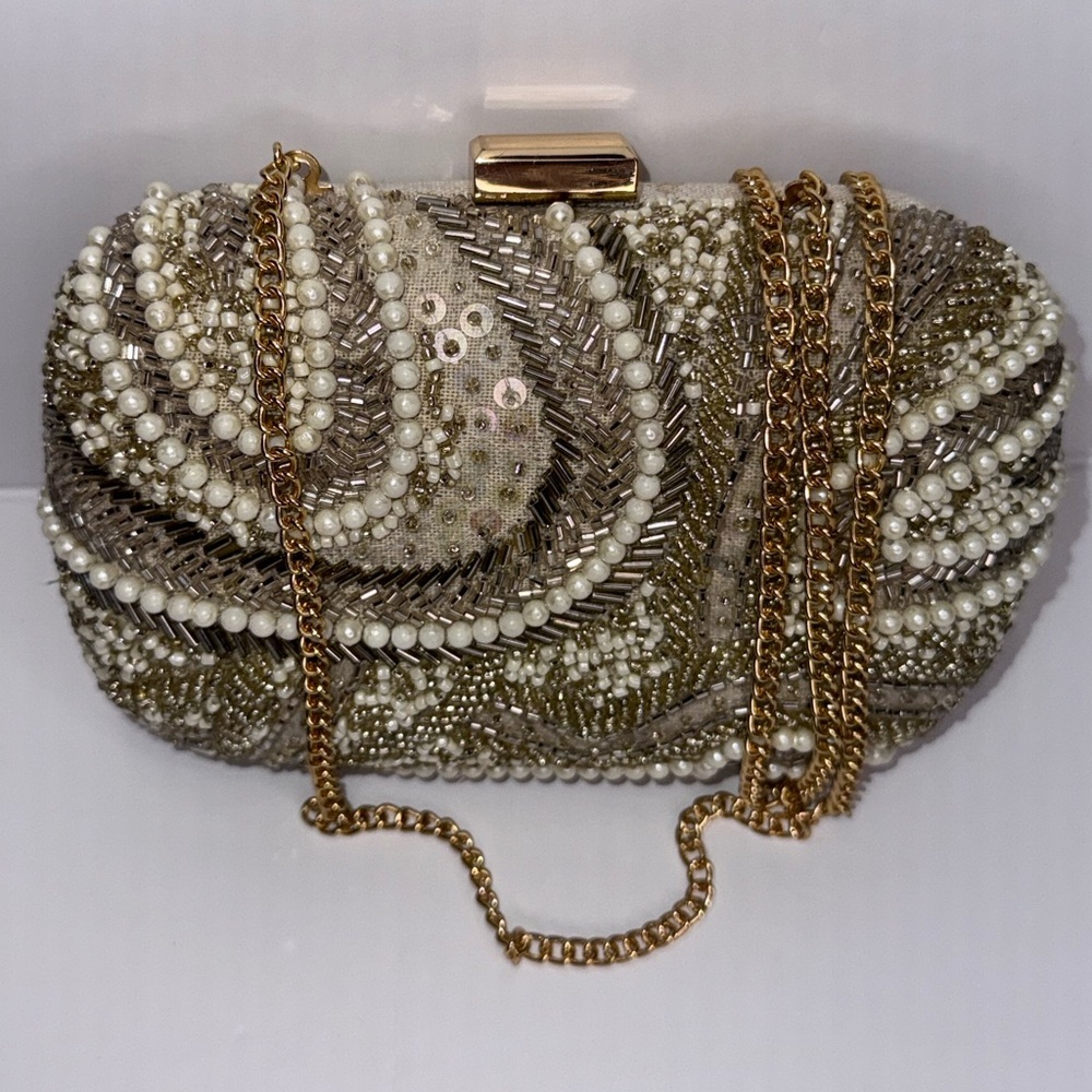 Lulu’s Elegant Beaded Clutch w/ Gold Chain (worn once)
